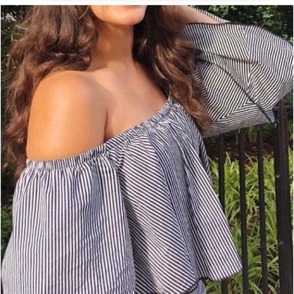 Missguided Women's Romper Stripped Black and White Size 2 Zipper on Back - Picture 3 of 12